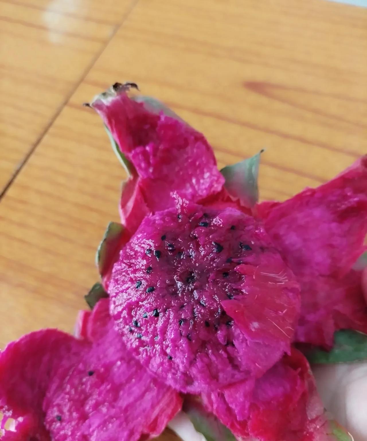 昨天晚上我没有给丈夫吃饭，他5点就回来了，中午在外面不知道有没有吃。晚上，我和