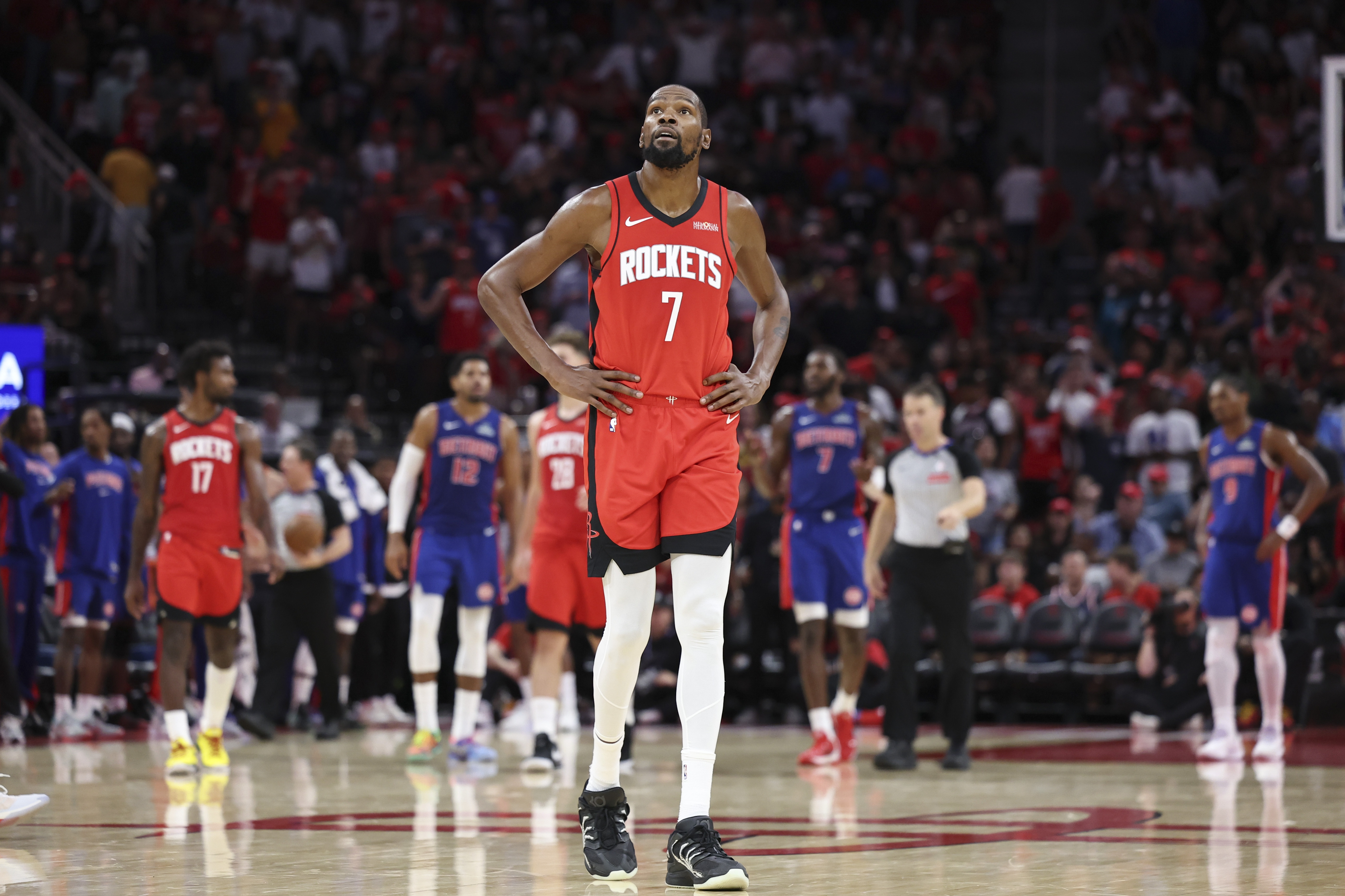 火箭终结连败主场狂胜篮网！乌度卡变阵激活137分进攻狂潮