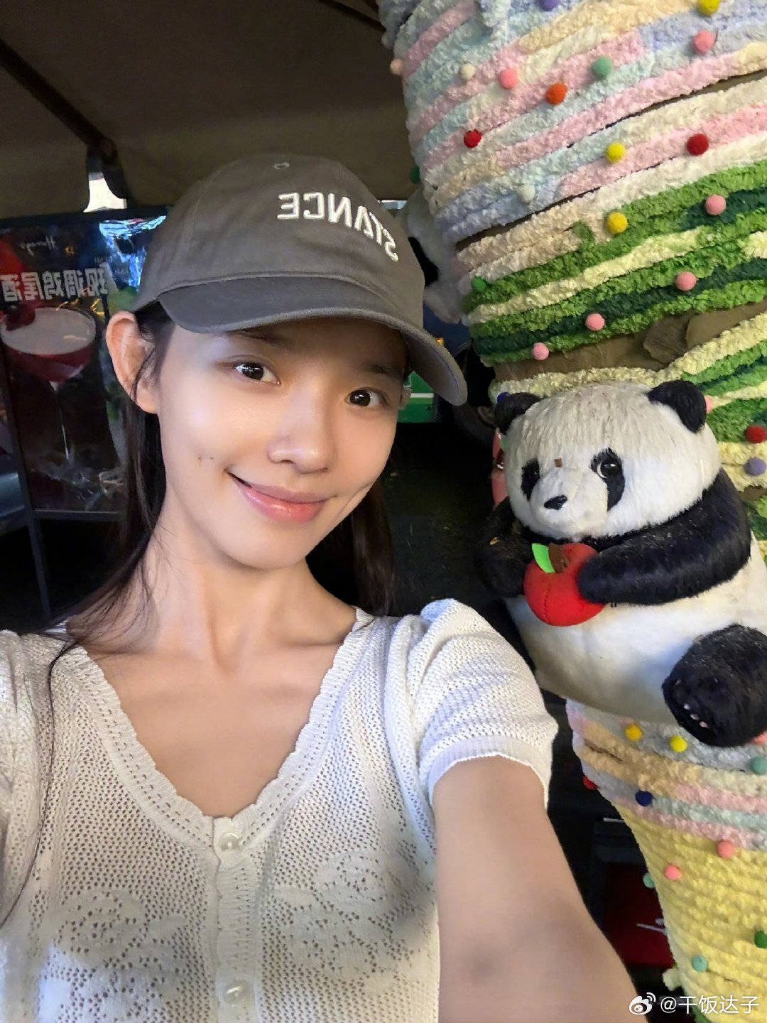 林允手臂肌肉线条生图里林允的手臂肌肉线条很真实，不是僵硬的大块肌肉，是匀称紧致的