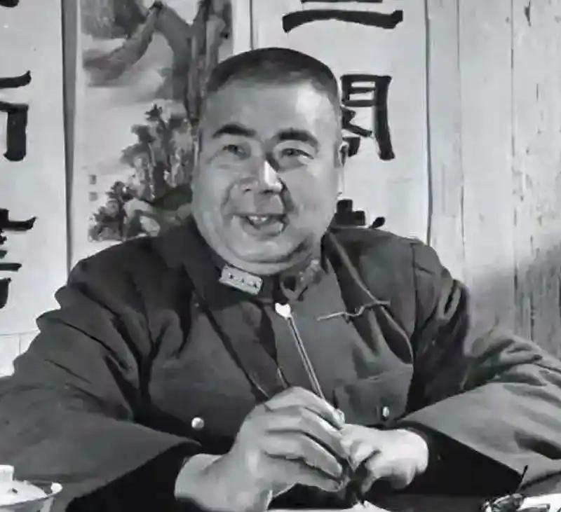 冯玉祥手握42万大军，实力仅次于蒋介石，为何是最先被搞垮的？这支部队还以能打