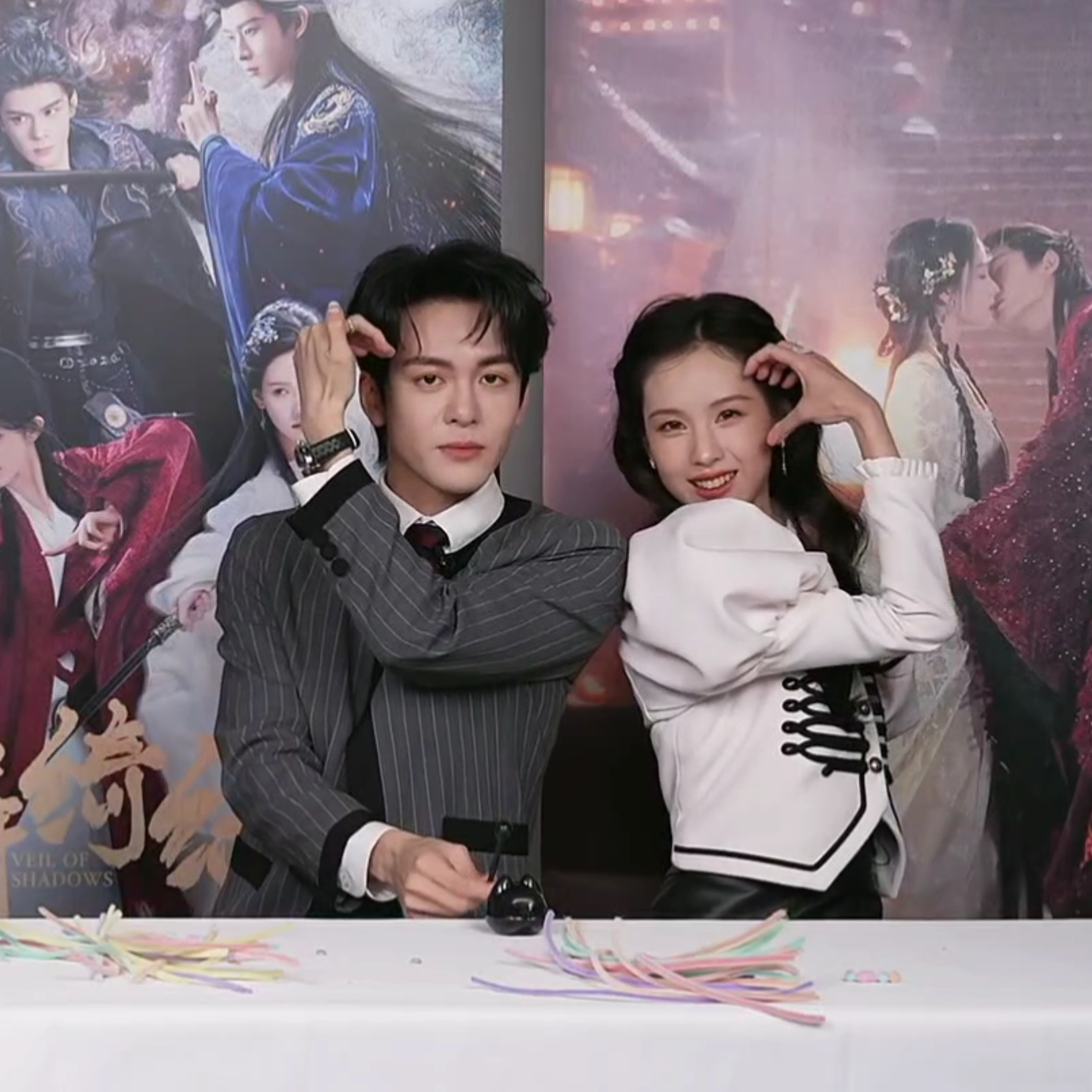 曾舜晞哪个部位想的猴王比心啊啊啊，陈都灵就这样一秒接受！俩猴王横空出世美美比心曾