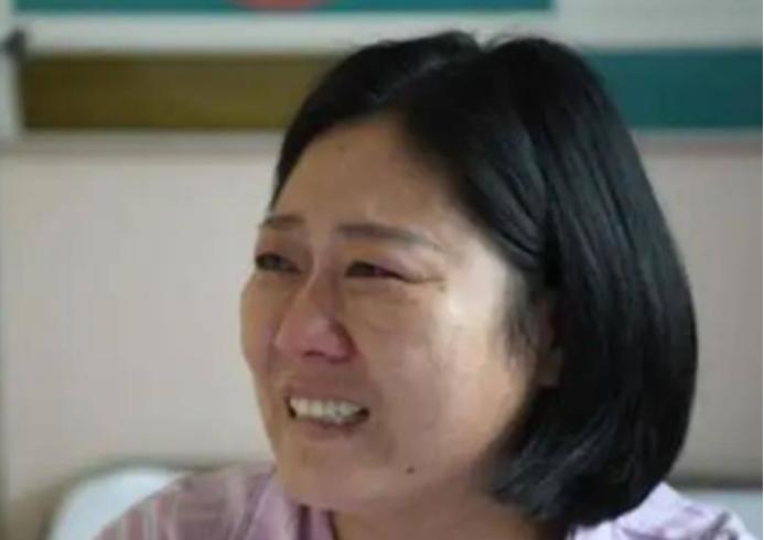 2014年上海消防员不幸牺牲，他的母亲做了5次试管婴儿，终于迎来一个女孩，女孩出