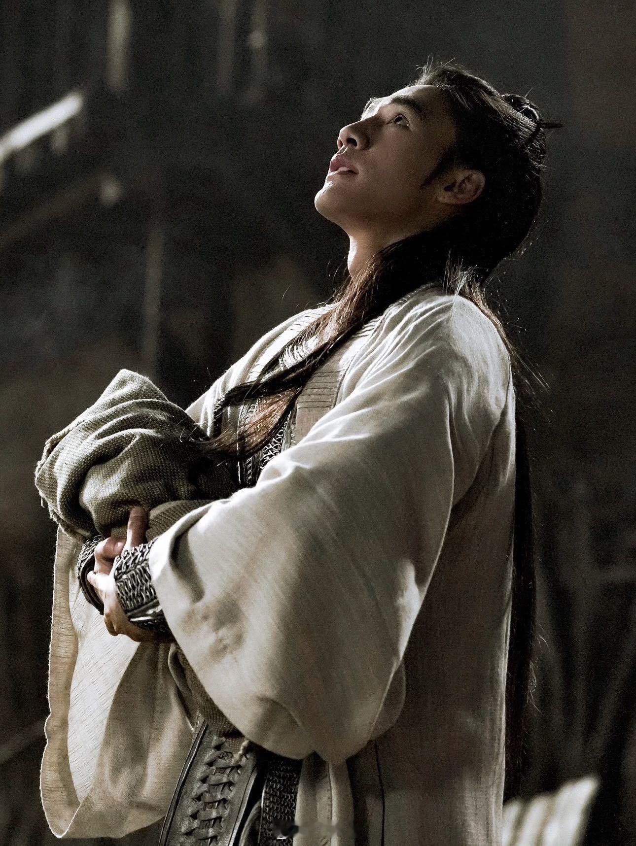 此沙每一次机会都抓住了此沙真的太励志了，从素人一步步走到现在，《镖人》路演看到自