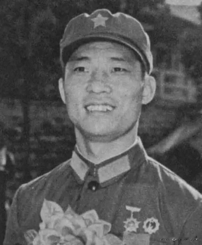 “犯了错就枪毙我好了！”1951年，美军20辆坦克向志愿军阵地冲去，可炮兵却没接