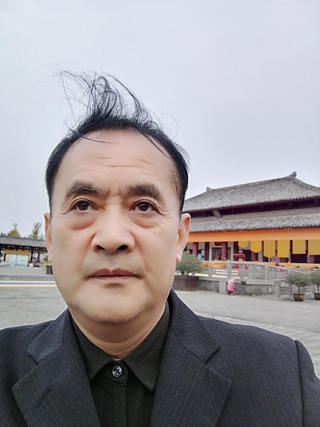 来到许慎文化园，头发突然立起来了，难道是圣人有灵…许慎说文许慎纪念园许慎文