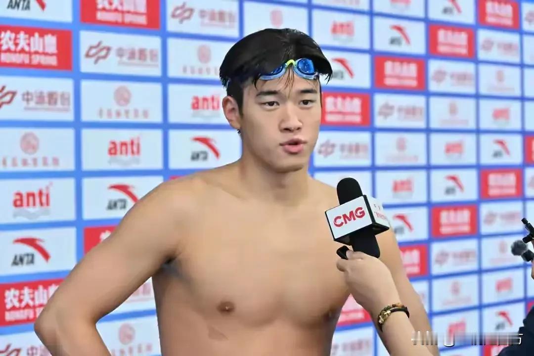 在山东平度进行的全国夏季短池游泳锦标赛进入第二比赛日，在男子50米自由泳决赛中，