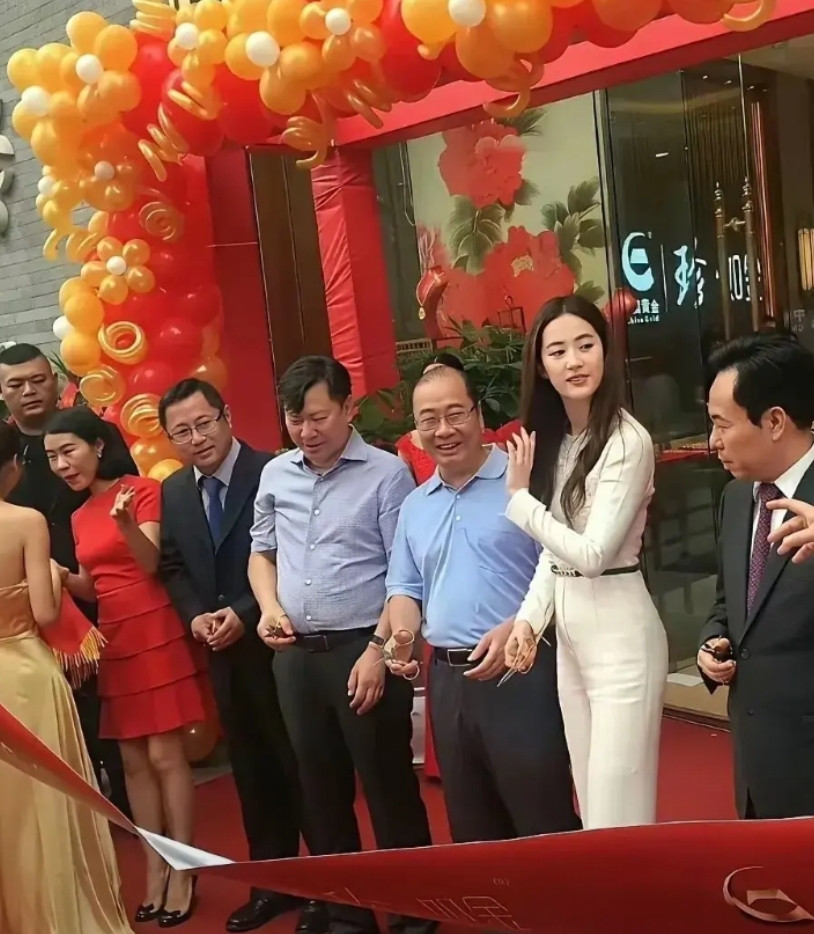 原来女神现实中是这样的，白瞎我看了十几年电视。