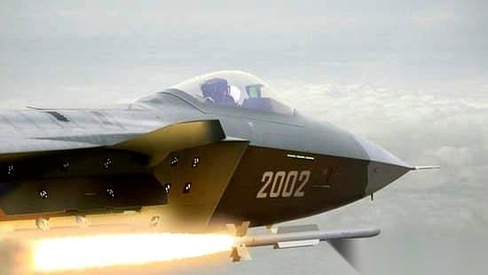 我跟你说个画面，你品品。一架战斗机，后面死死咬着一架敌机，眼看就要被锁定了。