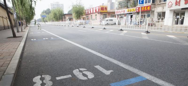 郑州违停罚款标准及整治措施，你了解吗？郑州交警部门开展了车辆乱停乱放的集