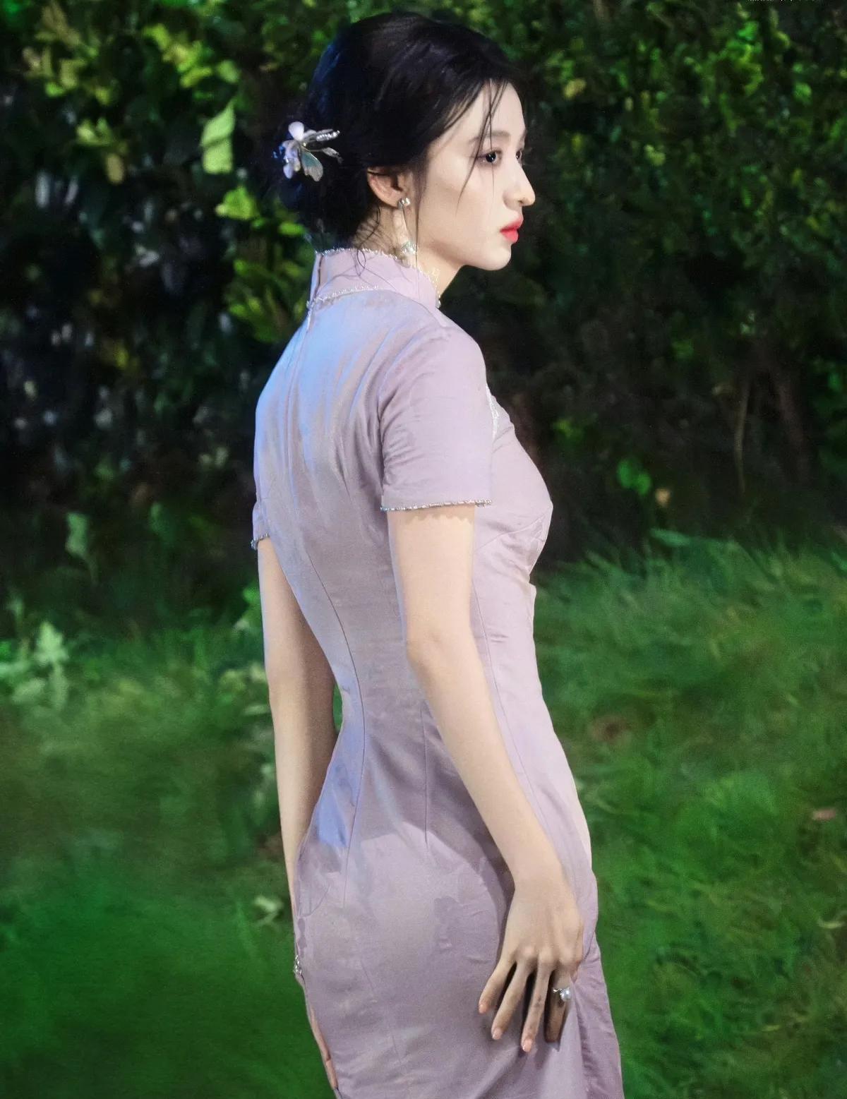 看王楚然新剧路透，谁能不被勾得移不开眼啊？那身材好得简直犯规，让人看了都忘了