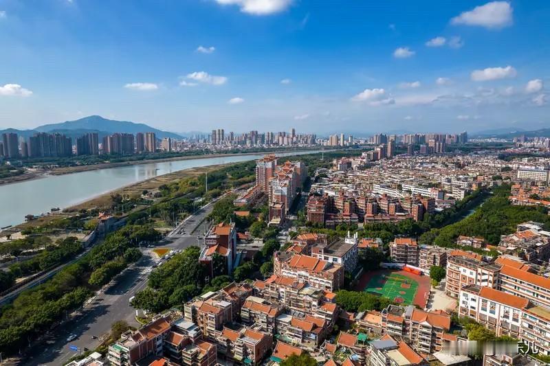 泉州楼市：巅峰时期鲤城区房价最高冲到2.3万/㎡，如今市场价回落至1.4万/