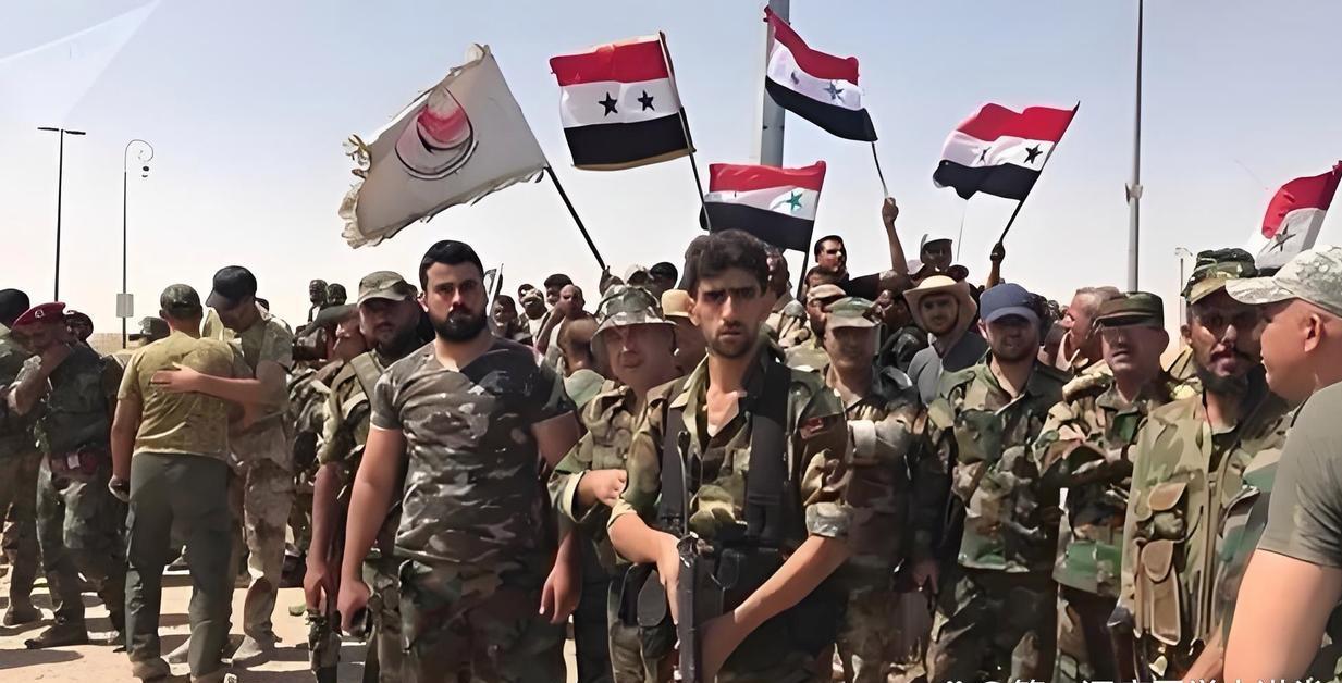 卸磨杀驴，被老美给抛弃了，库尔德武装当然打不过沙拉过渡政府军，现在是节节败退。