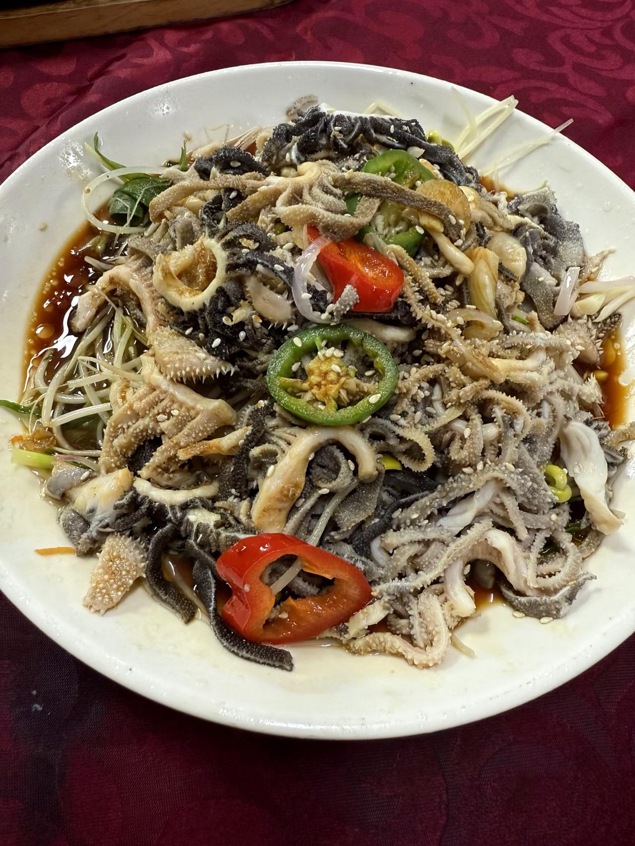 私房菜，不太精致，更像农庄的出品多点！本地人专程前往私房菜榜第2名！德信