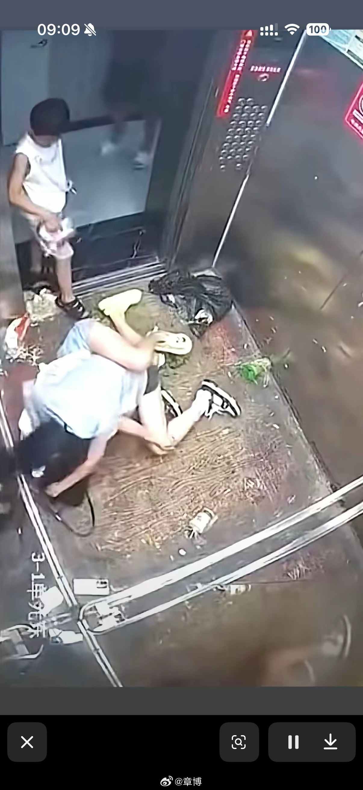 摊上这样的母亲，孩子往后长大真的挺可悲的。最让人细思极恐的是事后这番对话：女生走