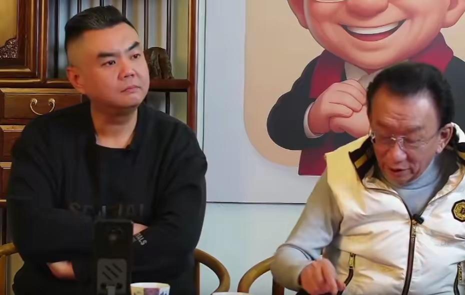 豆包评价相声演员张伯鑫：他出身相声世家，却在业内口碑两极、争议较多。一方面