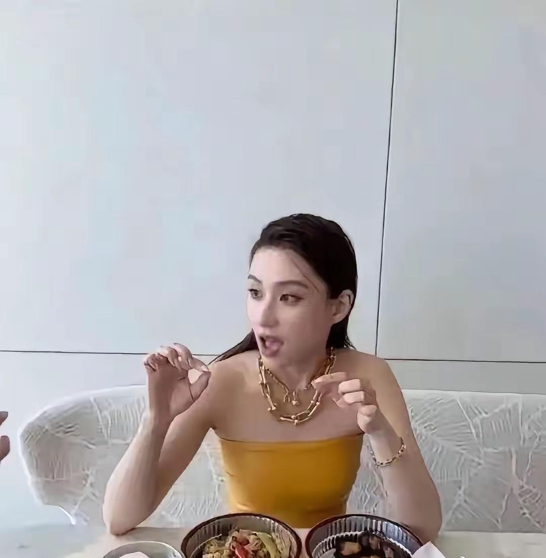 富二代何超莲的下午茶，真是贫穷限制了我们的想象