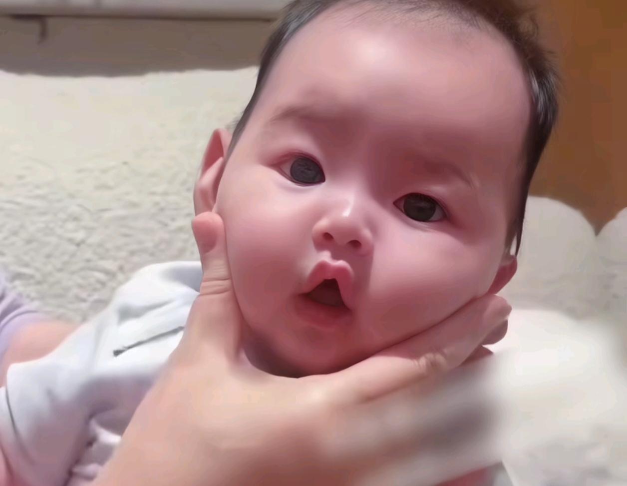突然看到汪小菲和马筱梅的儿子，让人想起当初，汪小菲晒自己女儿照片，被前妻起诉，那