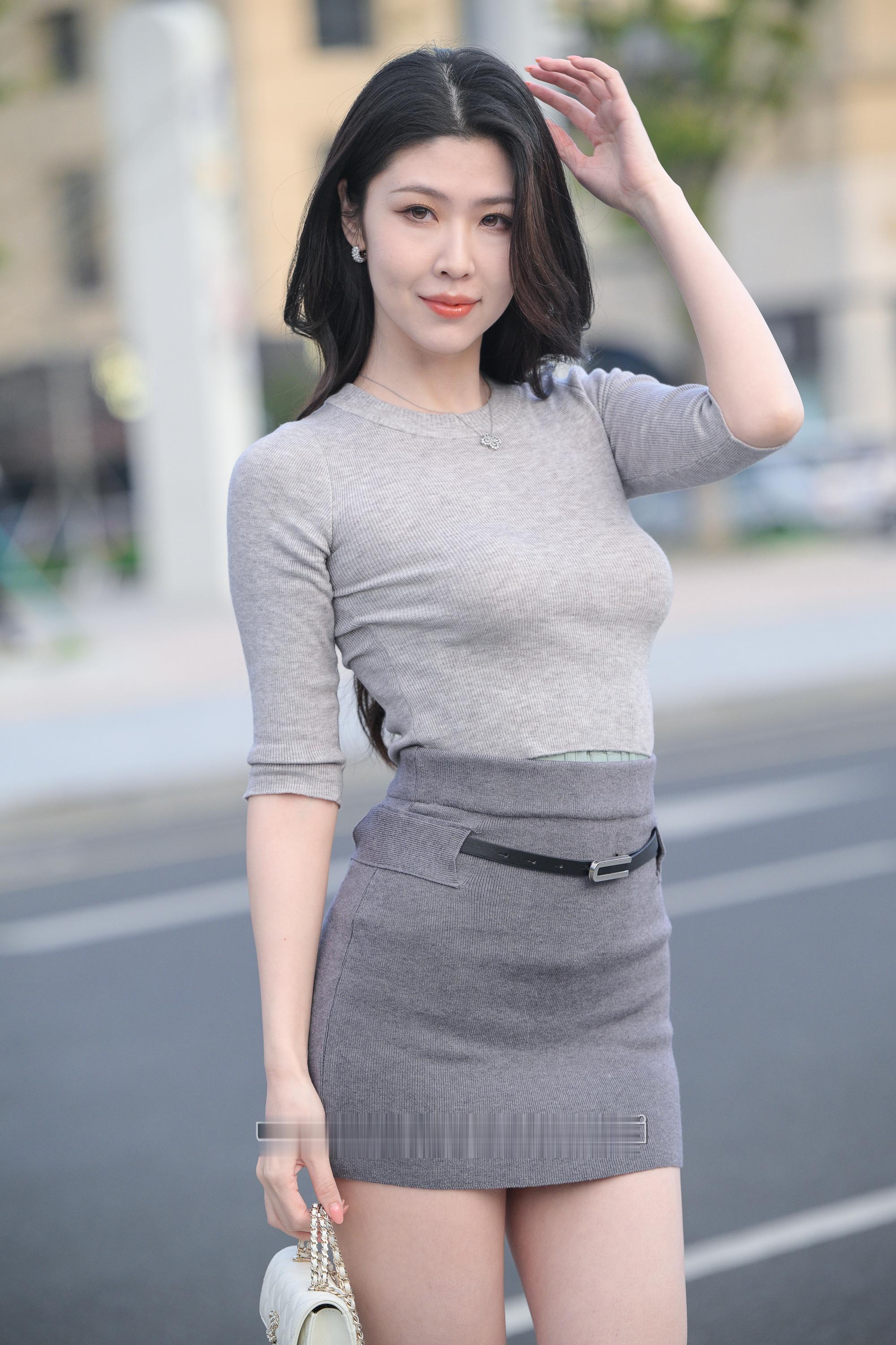 短裙知性魅力~~