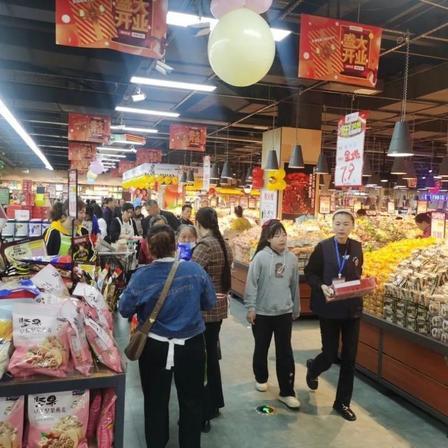 “胖东来式”善待员工，正在悄悄改变中国商业！在商超行业内卷严重、大多门店靠压