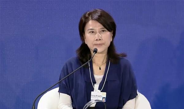 董明珠这回是真低头了。欧洲热浪烧到40度，中国空调卖疯了，美的海信TCL赚得盆满