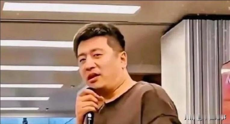 张雪峰为啥走的早？ 官方通报说的是心源性猝死。还有不少人觉得有部分其他原因—