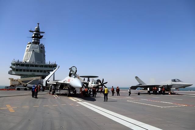 统一进行时‖福建舰对台不是威胁，大陆军力越强，台海和平希望就越大福建舰入列后