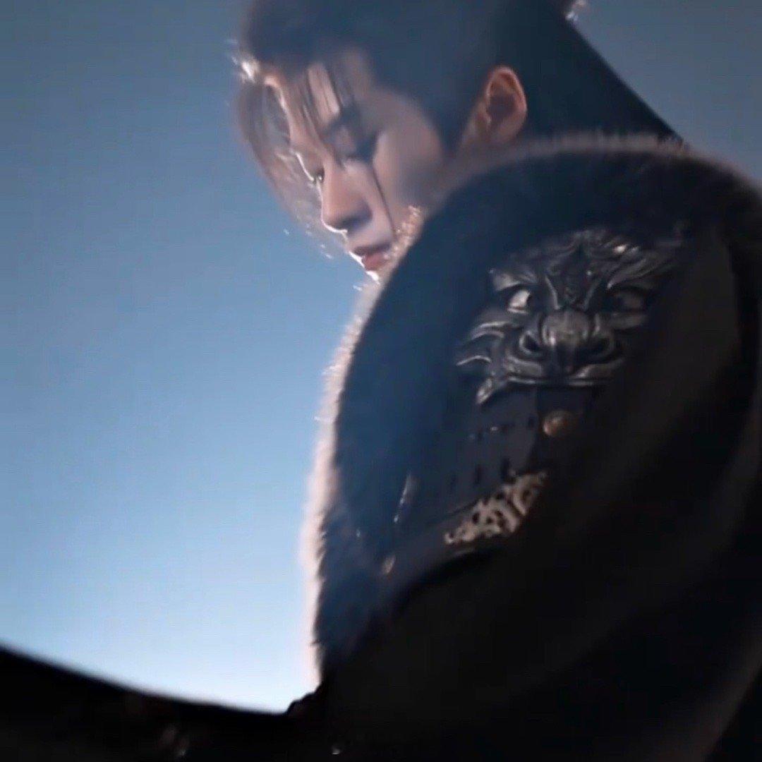 檀健次谢却山的交通工具哈哈哈哈哈檀健次在《何不同舟渡》又有新梗了啊，在新剧的片场