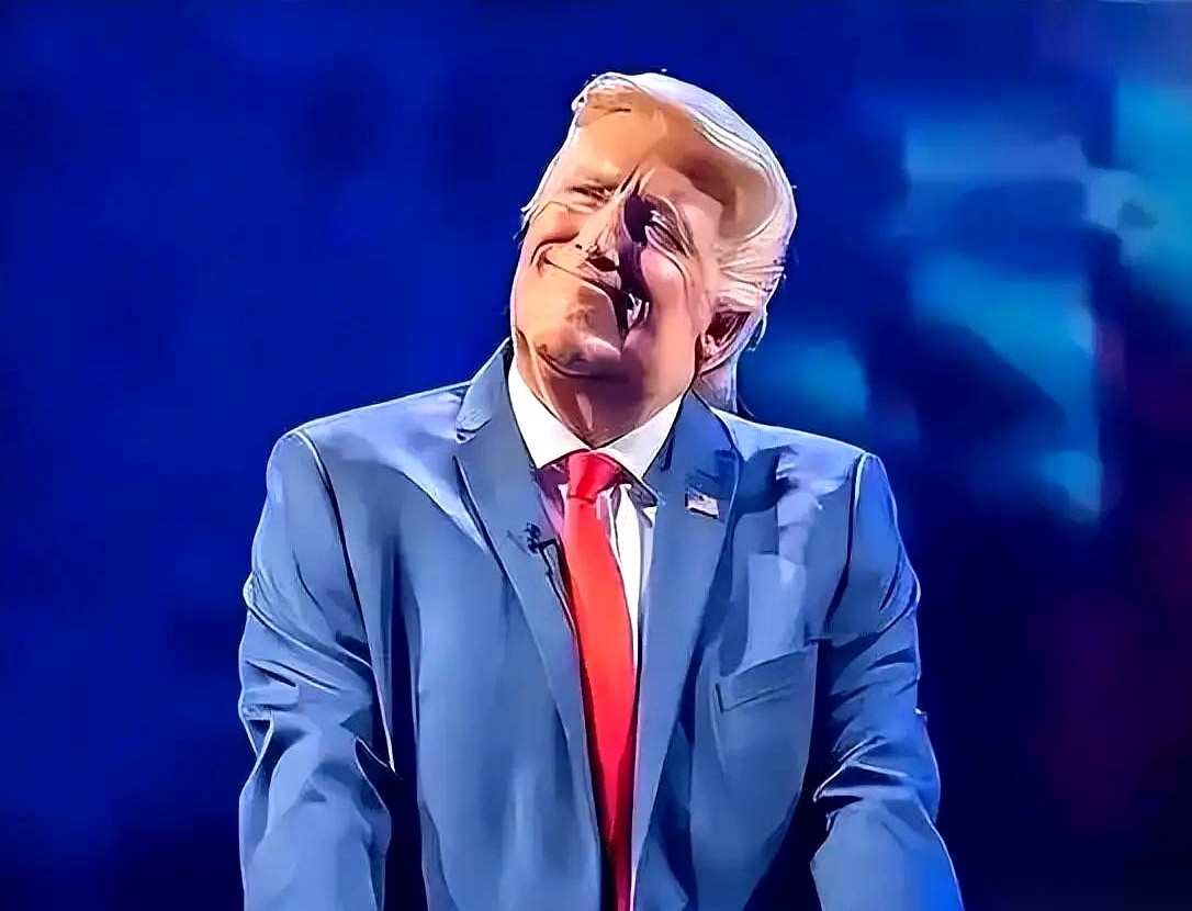 把中东的石油命脉霍尔木兹海峡，改名叫“特朗普海峡”。这可不是什么深夜脱口秀的搞笑段子，而是实打实的一