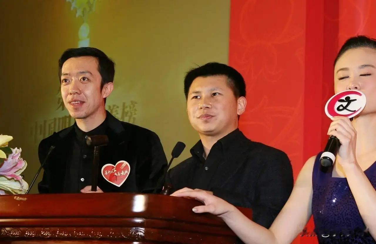 2010年左右，北京电视台采访现场，何云伟直接把自己推上风口浪尖——一日为师，终