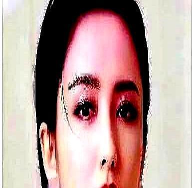 45岁陈思诚泰国游艇上，当着父母的面，一把搂住小21岁女友的腰。女孩转头就喊“叔