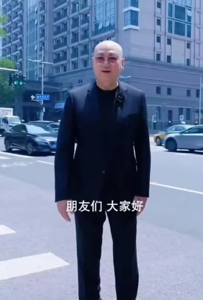 “唐僧”迟重瑞也出来卖房了？最近有网友发现72岁的迟重瑞也开始抛头露面了！
