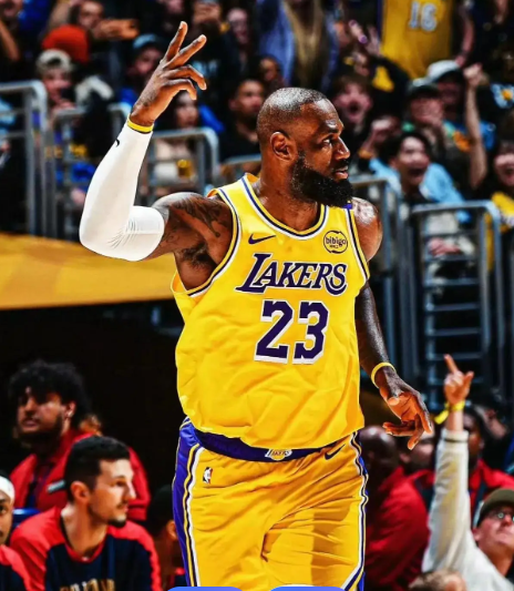 詹姆斯作为今夏NBA球星中国行的最后一位，也是人气最高的一位，除了一系列的球迷活