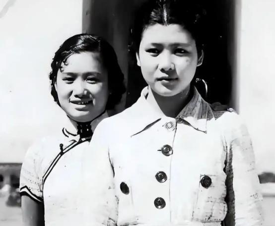 1917年，40岁军阀王德庆病逝。临终前，他偷偷塞给17岁小妾30万大洋，一再叮