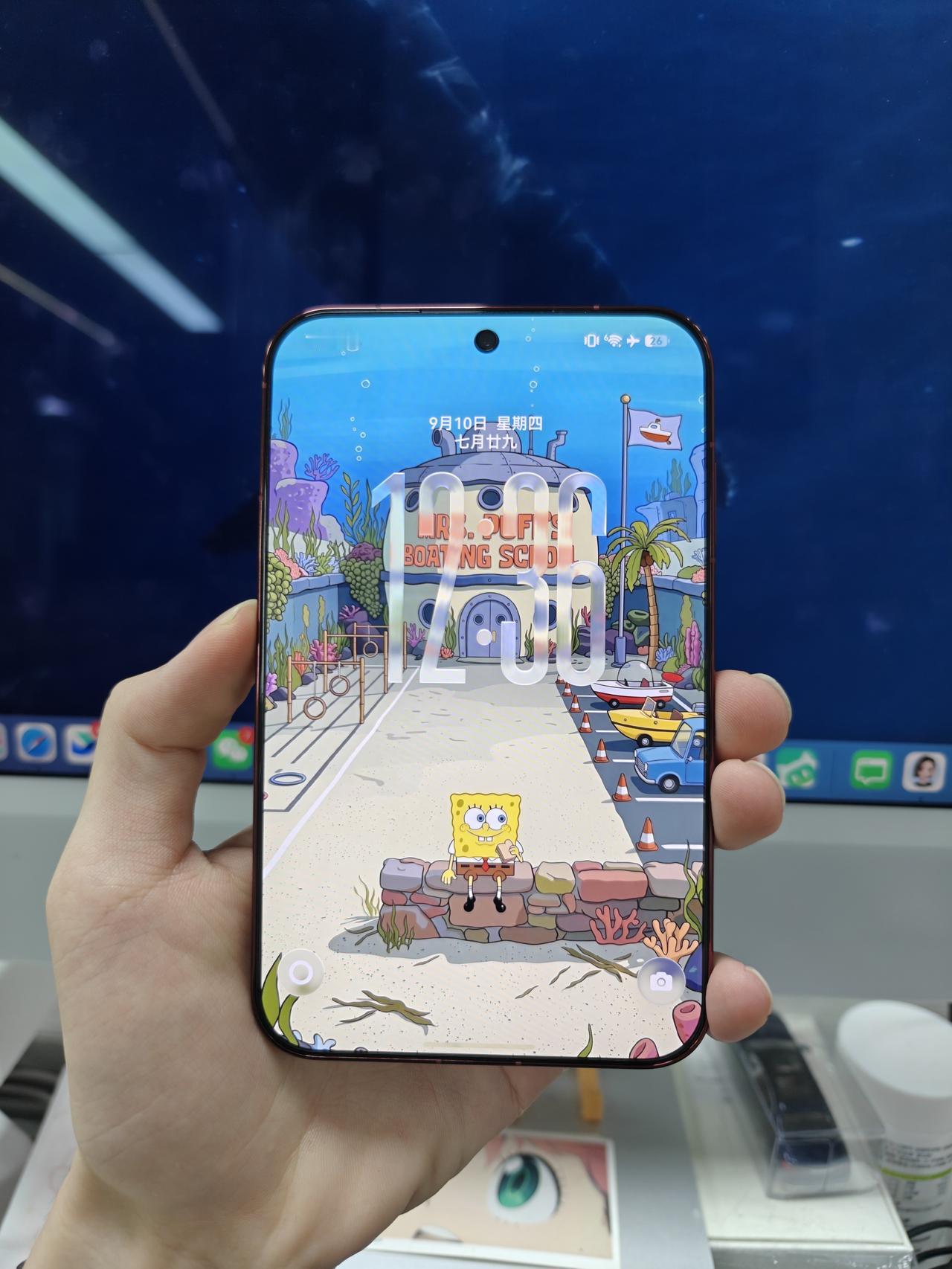 用习惯华为阔直板感觉其他手机像遥控器...这几年的手机一直都是非常修长的，我现