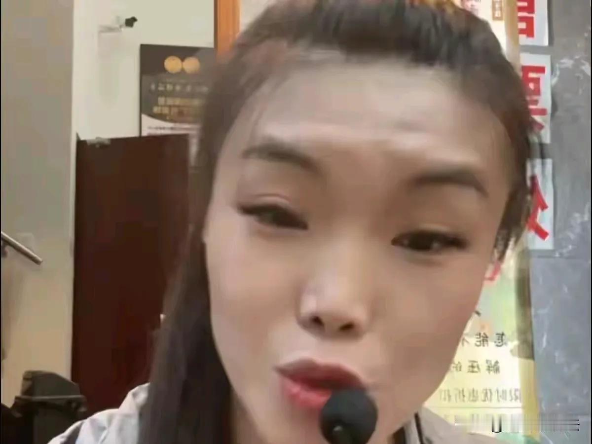 嫉妒使人面目全非，用这句话形容相声名家张伯鑫和他的老婆再合适不过了。近日，北京