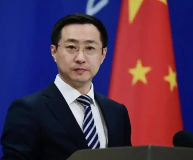 为什么中国现在敢和美国硬刚了？答案很简单，从2018年看到现在，傻子都看明白了。