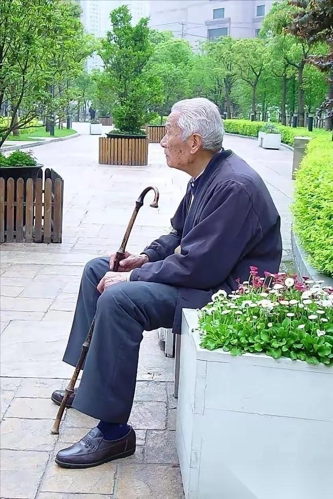 永远记住一句话：别人不心疼你的孩子，你千万别跟着外人，一起数落自己的娃。第一