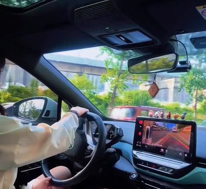 2025款大众ID4。如果确定要入手一款纯电SUV，不妨看看大众ID4cro