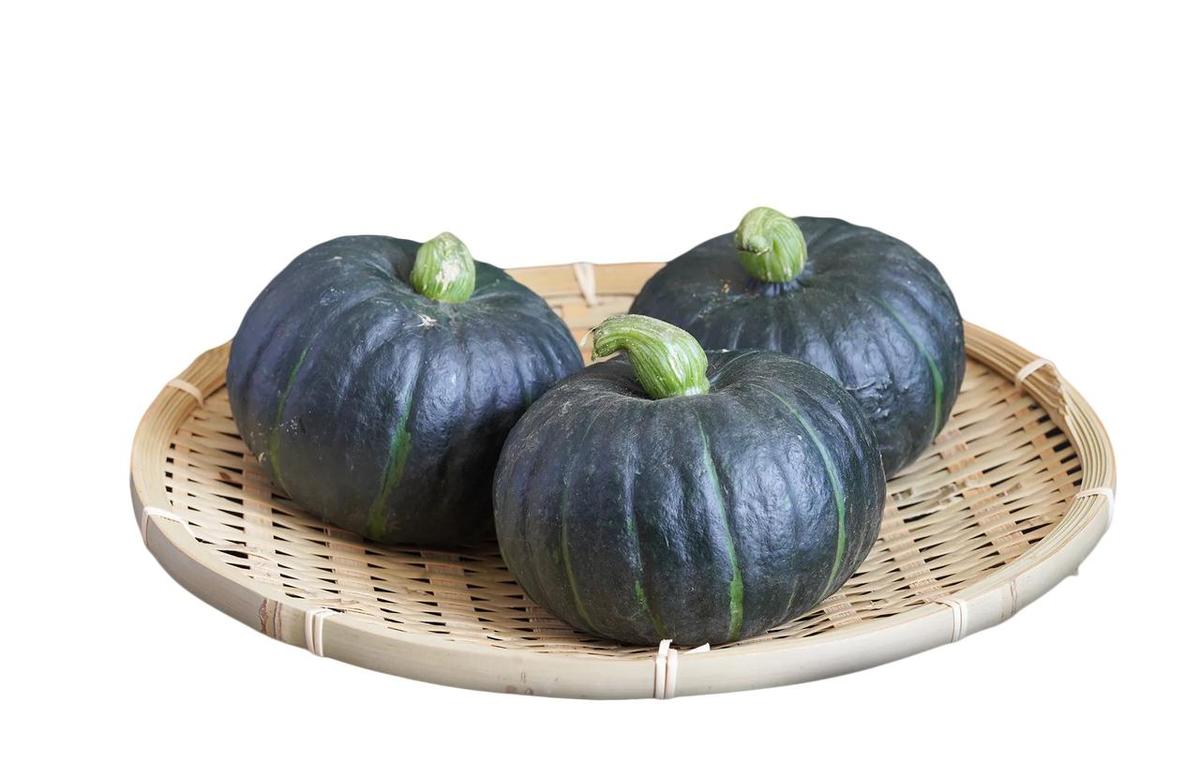 贝贝南瓜，不是甜品，是主食界的隐藏大佬。蒸一蒸，软糯香甜，顶一碗白米饭，还不升