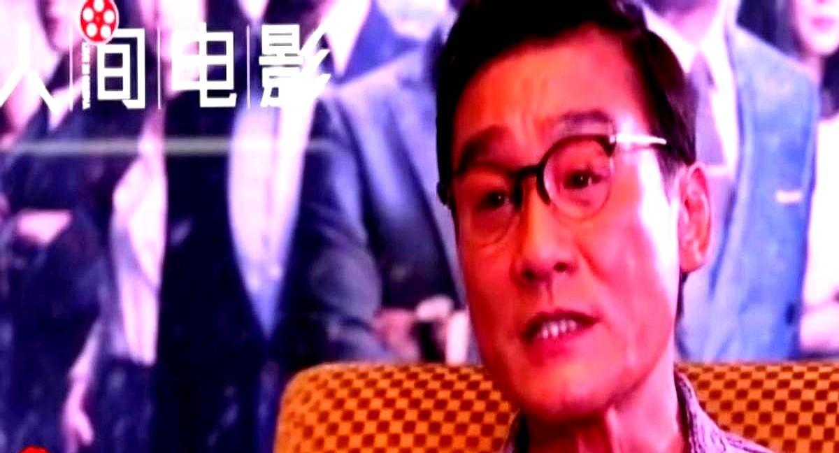 王家卫拍戏，不赶路，走的是慢车道。《东邪西毒》拍三年半，梁家辉剃头练剑，张国荣