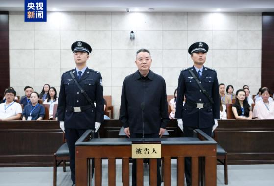 宋朝华受贿1.48亿一审死缓：路挖了又修，修了又挖，南充人凭什么要为那些烂尾路买