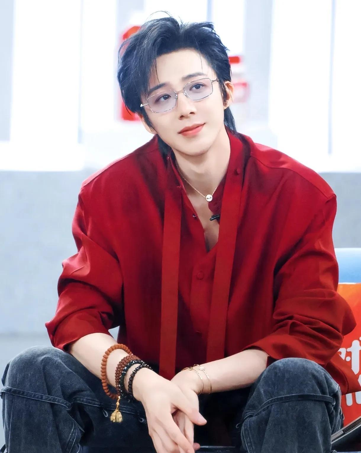 刘宇宁之所以有今天的成就，最应该感谢的，不是他父母，也不是他经纪人，而正因为