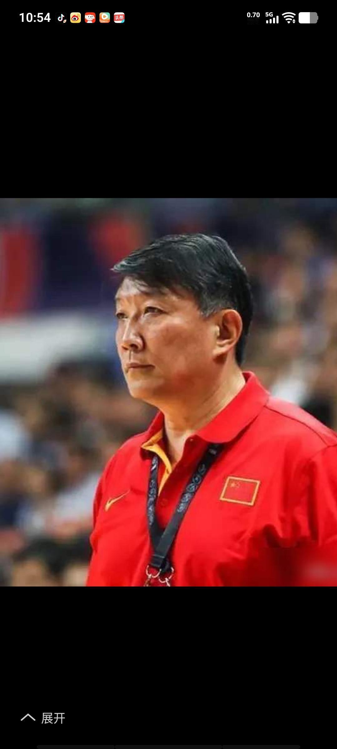 宫鲁鸣这次踢铁板上了，昨天世界杯的抽签让中国女篮雪上加霜，竟然与美国、意大利，捷