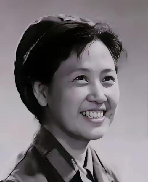 1957年，陶玉玲因《柳堡的故事》爆火，追求者从北京排到南京，全是高干。她愣