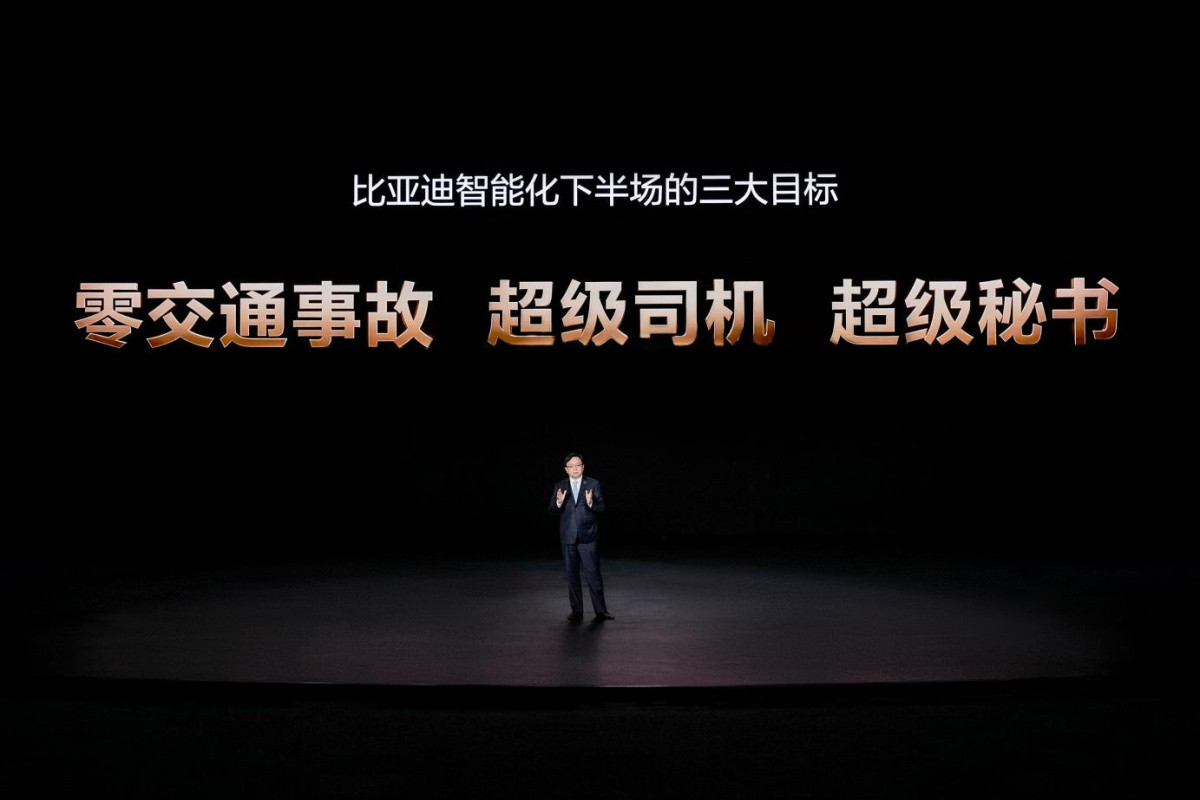 后来者居上的阳谋：比亚迪如何用“兜底”撕开华为小鹏的智驾防线宋UltraDM-