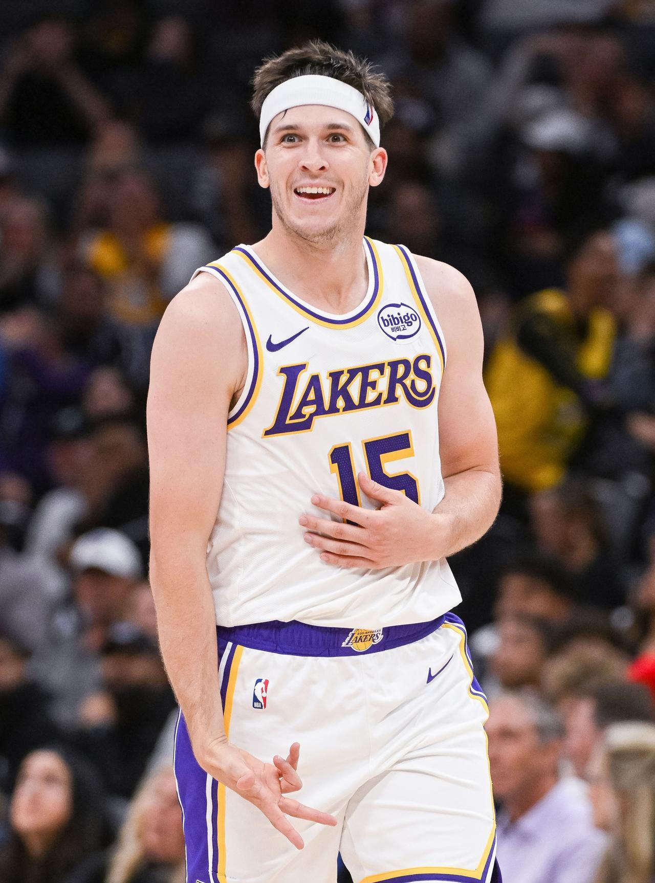 湖人108-122开拓者。赛后,湖人主帅雷迪克:希望斯玛特和海耶斯能够在周四对阵