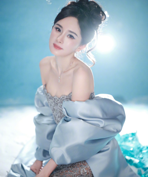 我从来都不害怕黑暗，因为星星只有在最黑暗的时候才会最闪耀