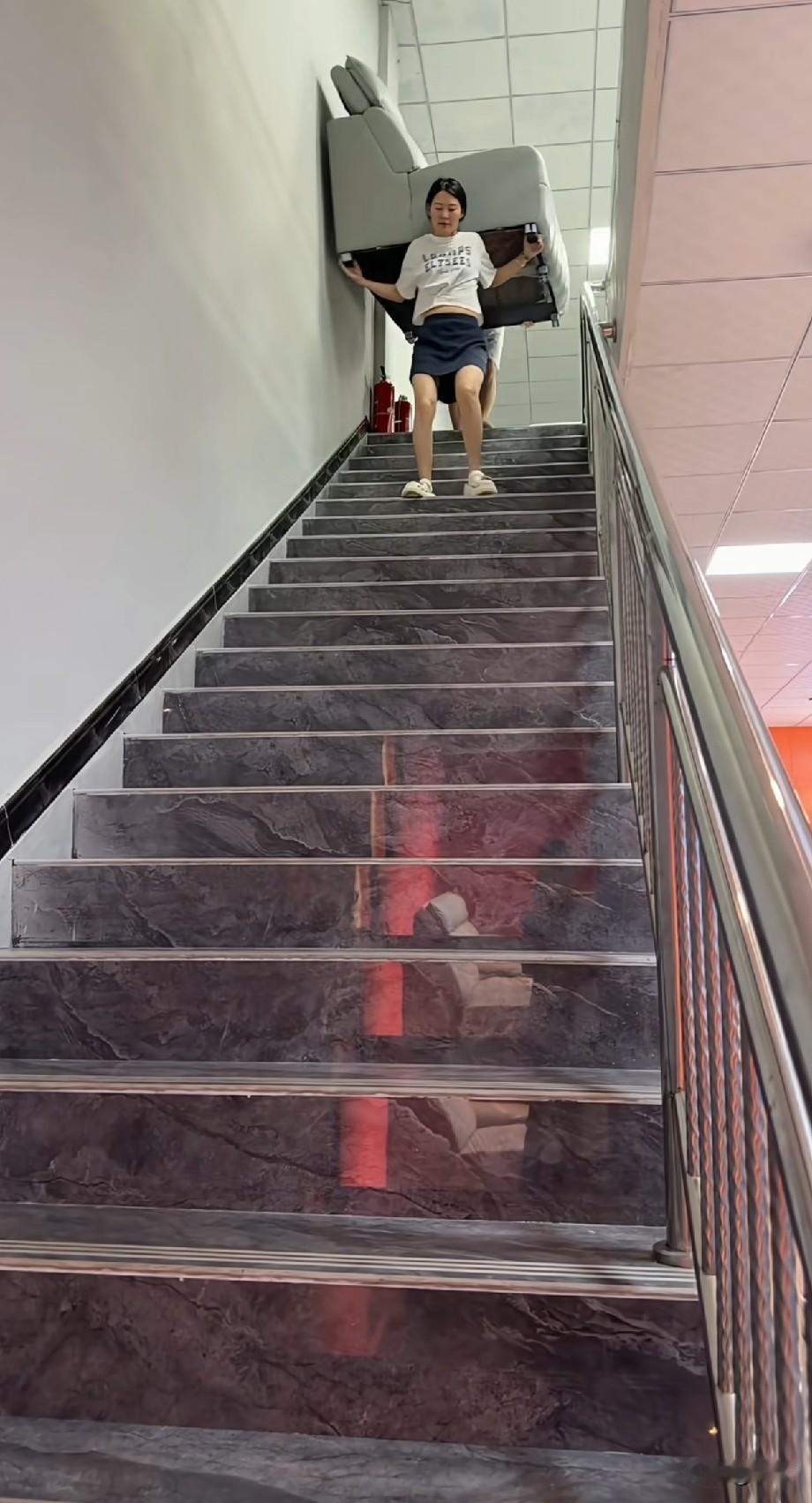 不是平时矿泉水瓶盖都打不开吗[捂脸哭]