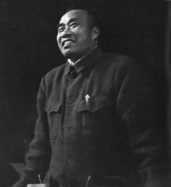 1950年，朱德的外甥许明扬在村里实在过不下去了，就写信给朱德，想要去北京投奔他