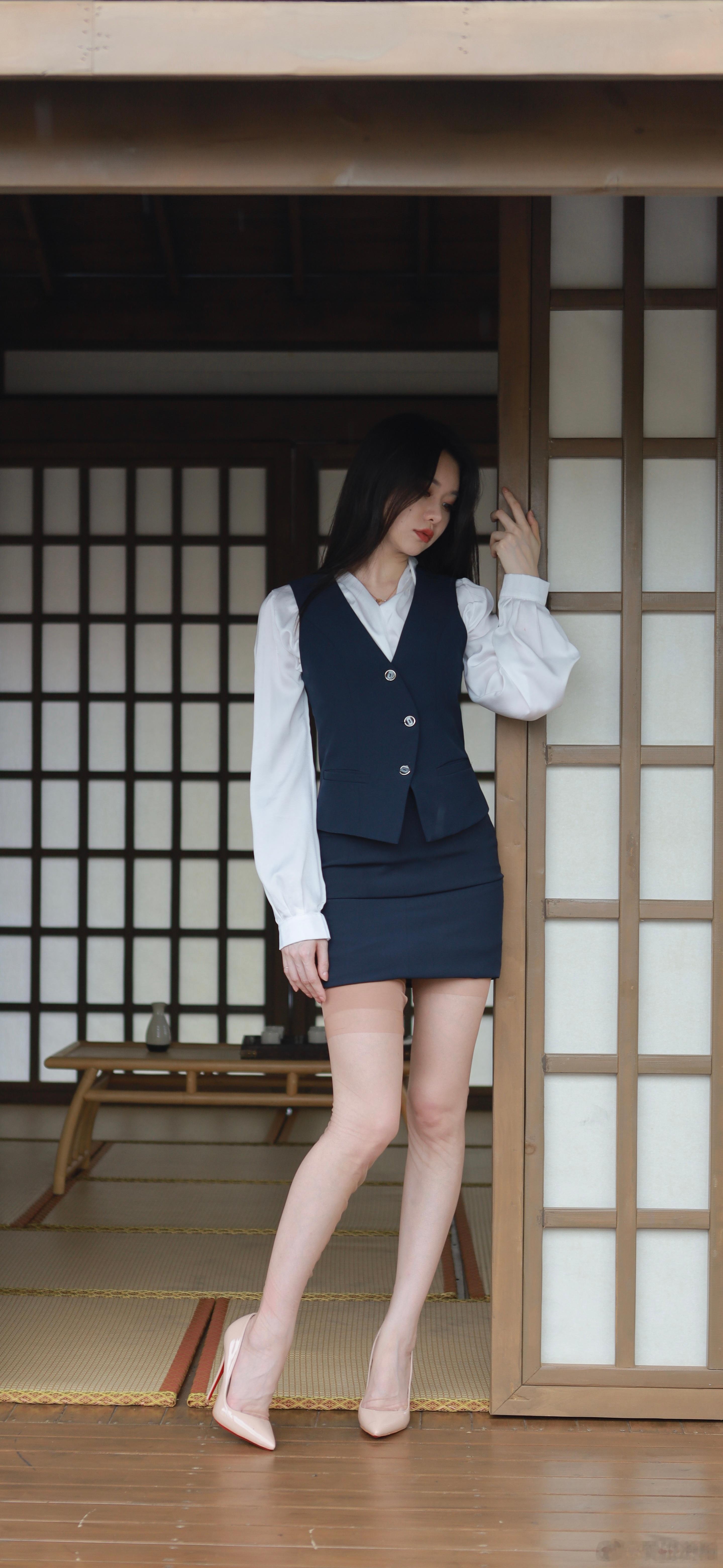 0705丝袜美腿高跟鞋​​​